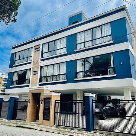 Residencial Vila Das Canoas Бомбиньяс Экстерьер фото