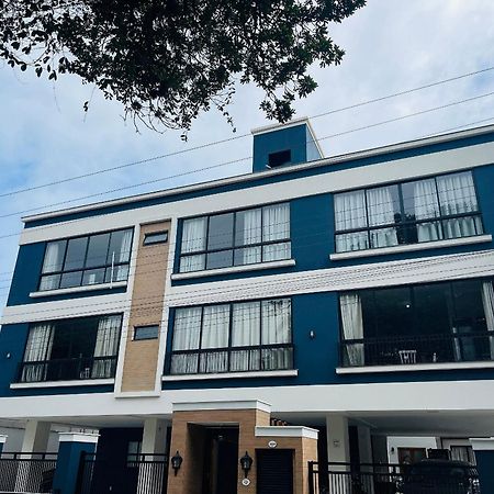 Residencial Vila Das Canoas Бомбиньяс Экстерьер фото